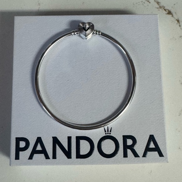 Pandora Silver Radiating Heart Clasp Bangle Sterling silver Size 7.5 - Picture 2 of 4